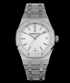 Audemars Piguet Royal Oak 15500 هي قمة الساعات الفولاذية في السوق والملك "الفولاذي" الحاكم.